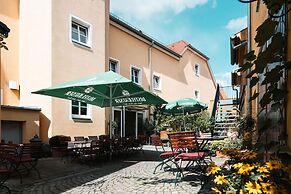 Landhotel & Weingasthof Schwarzer Adler