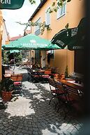 Landhotel & Weingasthof Schwarzer Adler