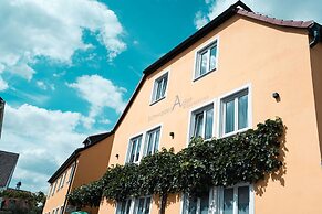 Landhotel & Weingasthof Schwarzer Adler