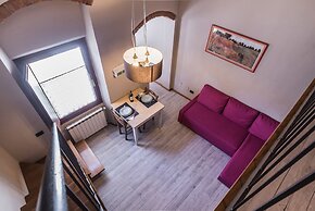 A Few Steps to The Duomo Elegant 2BD Apt