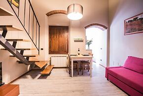 A Few Steps to The Duomo Elegant 2BD Apt