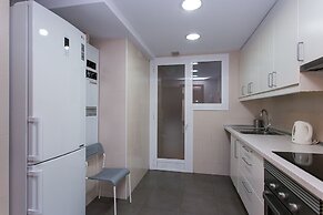Spacious & Quiet 4 Bedroom Apartment