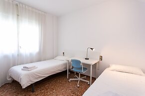 Spacious & Quiet 4 Bedroom Apartment