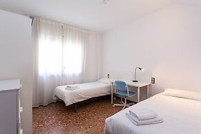 Spacious & Quiet 4 Bedroom Apartment