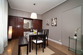 Cute & Spacious Eixample Apartment