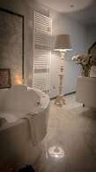 Breathtaking 4BD Apt 5min Walk to Duomo