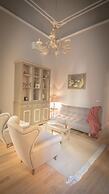 Breathtaking 4BD Apt 5min Walk to Duomo