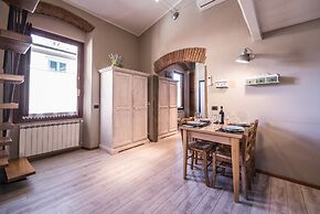 A Few Steps to The Duomo Upscale 2BD Apt