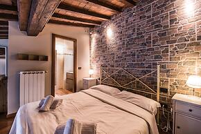 A Few Steps to The Duomo Perfect 1BD Apt