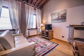 A Few Steps to The Duomo Perfect 1BD Apt