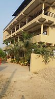 Sauraha Boutique Resort