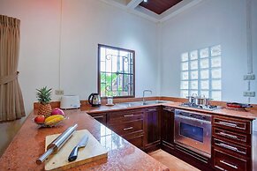 Unique Thai Style 4BR Pool Villa Nikkie