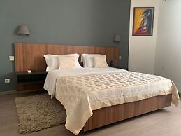 Hotel Nina