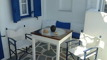 Nikoleta Kolympithres Paros