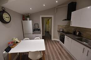 First - Slateford House Apartment
