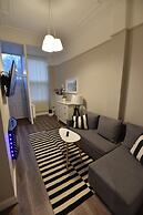 First - Slateford House Apartment