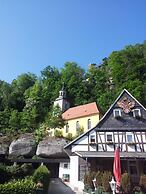Schwarzer Bär