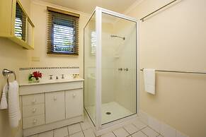 Picnic Bay Apartments Unit 1