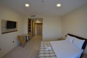 Halil Tuna Hotel
