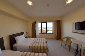 Halil Tuna Hotel