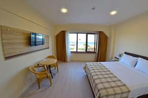 Halil Tuna Hotel