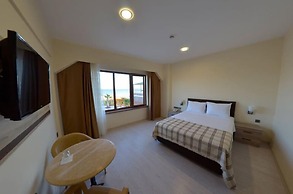 Halil Tuna Hotel