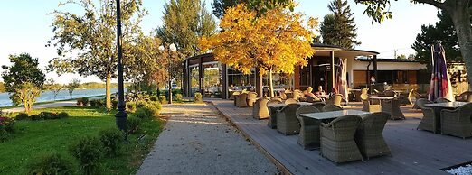 River Lodge