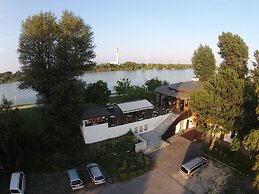 River Lodge
