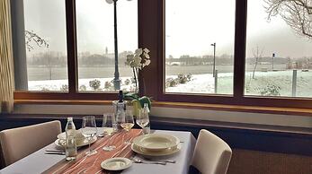 River Lodge
