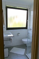 Haus am Wasserfall