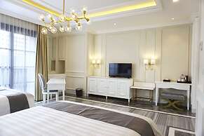 Grand Senyum Hotel