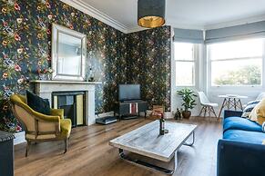 Stunning Flat Near the Beach & Trains