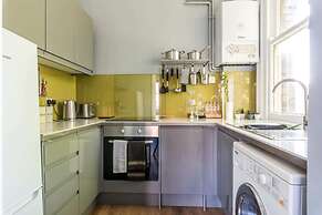 Stunning Flat Near the Beach & Trains