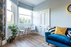 Stunning Flat Near the Beach & Trains