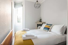 Stunning Flat Near the Beach & Trains