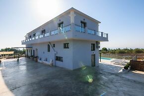 Alonaki Apartments