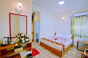 Moon Light Hotel
