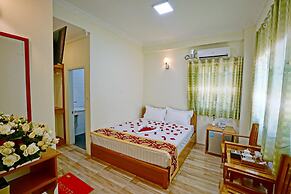 Moon Light Hotel