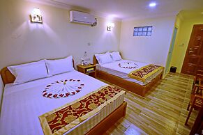 Moon Light Hotel