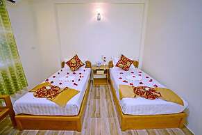 Moon Light Hotel