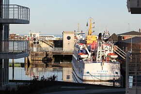Wohnen am Yachthafen W45
