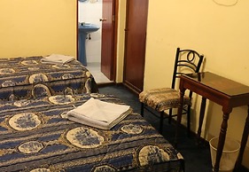 Hostal Alfredo's Palace