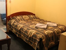Hostal Alfredo's Palace