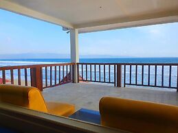 77 Sunset Plaza