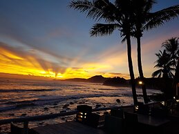 77 Sunset Plaza