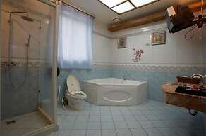 Love Star Motel