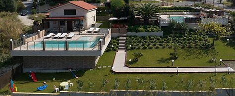 Aracelia Villas with private pools