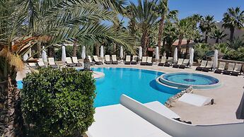 Oscar Resort Hotel
