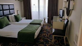 Oscar Resort Hotel