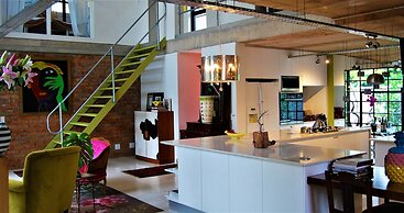 The Bright House Villa